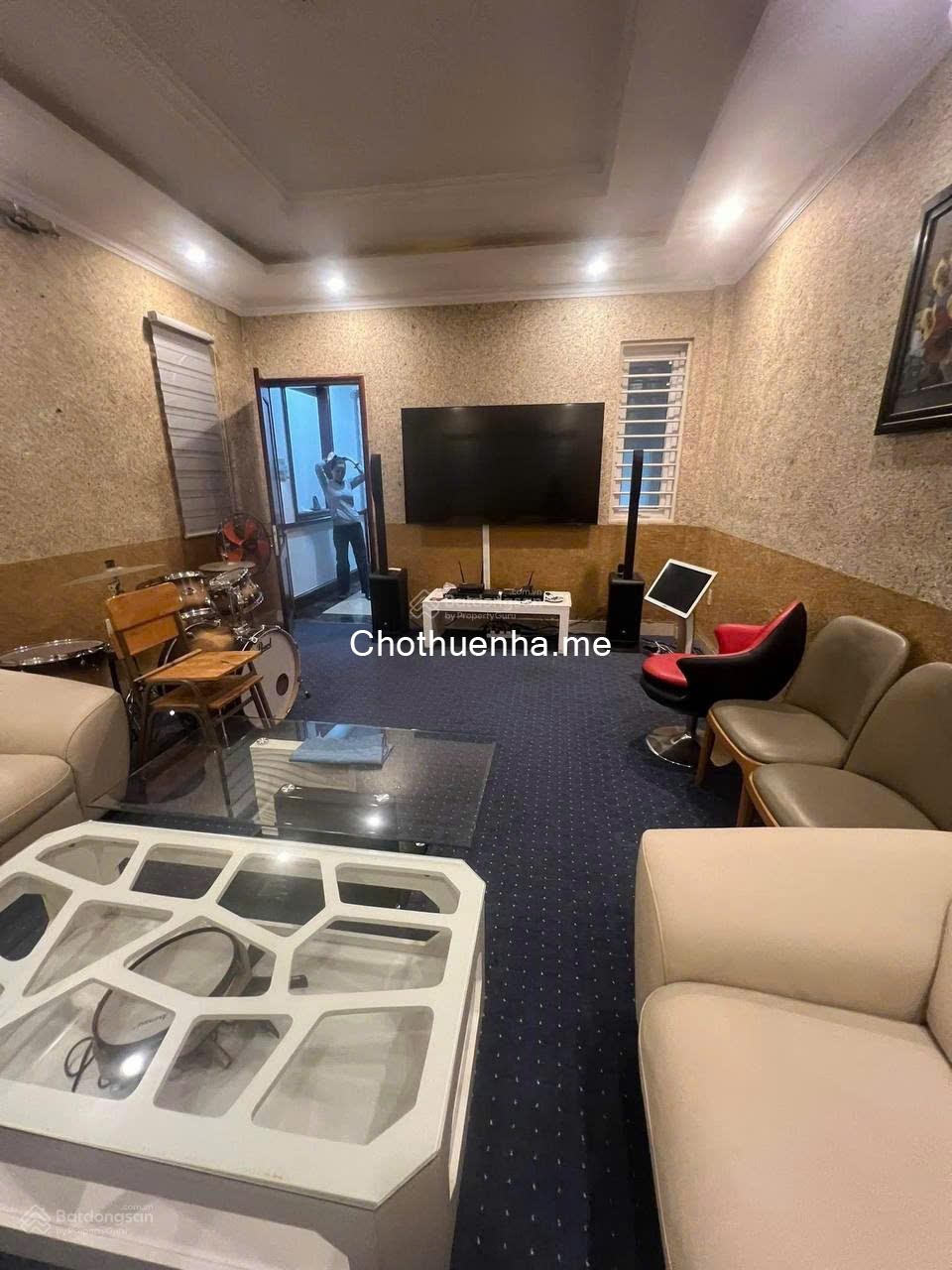 Cho thuê nhà HXH góc 2 mặt tiền – 241/2A Nguyễn Thiện Thuật, P.1, Quận 3