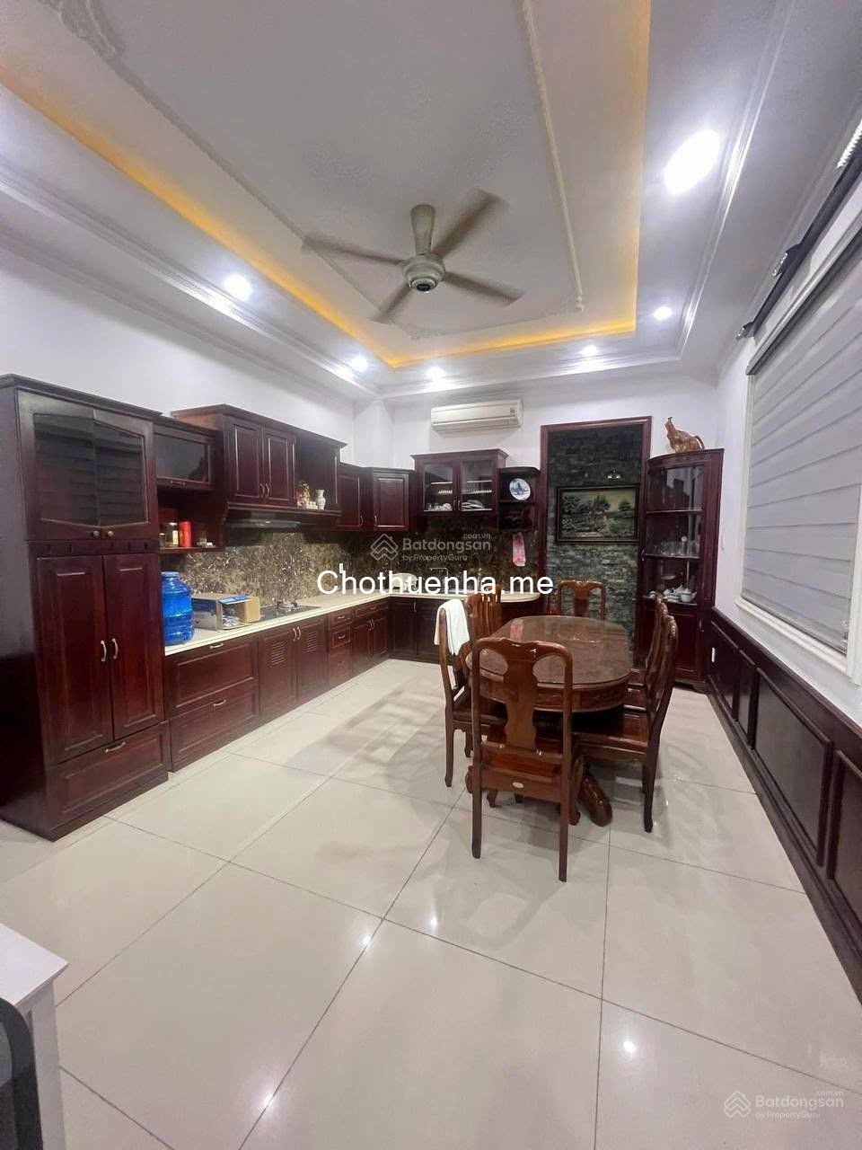 Cho thuê nhà HXH góc 2 mặt tiền – 241/2A Nguyễn Thiện Thuật, P.1, Quận 3