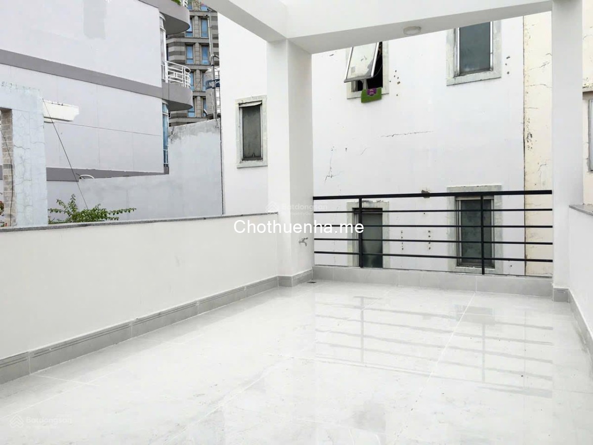 Cho thuê nhà Nam Kỳ Khởi Nghĩa – Quận 3 - trệt, 3 lầu + sân thượng