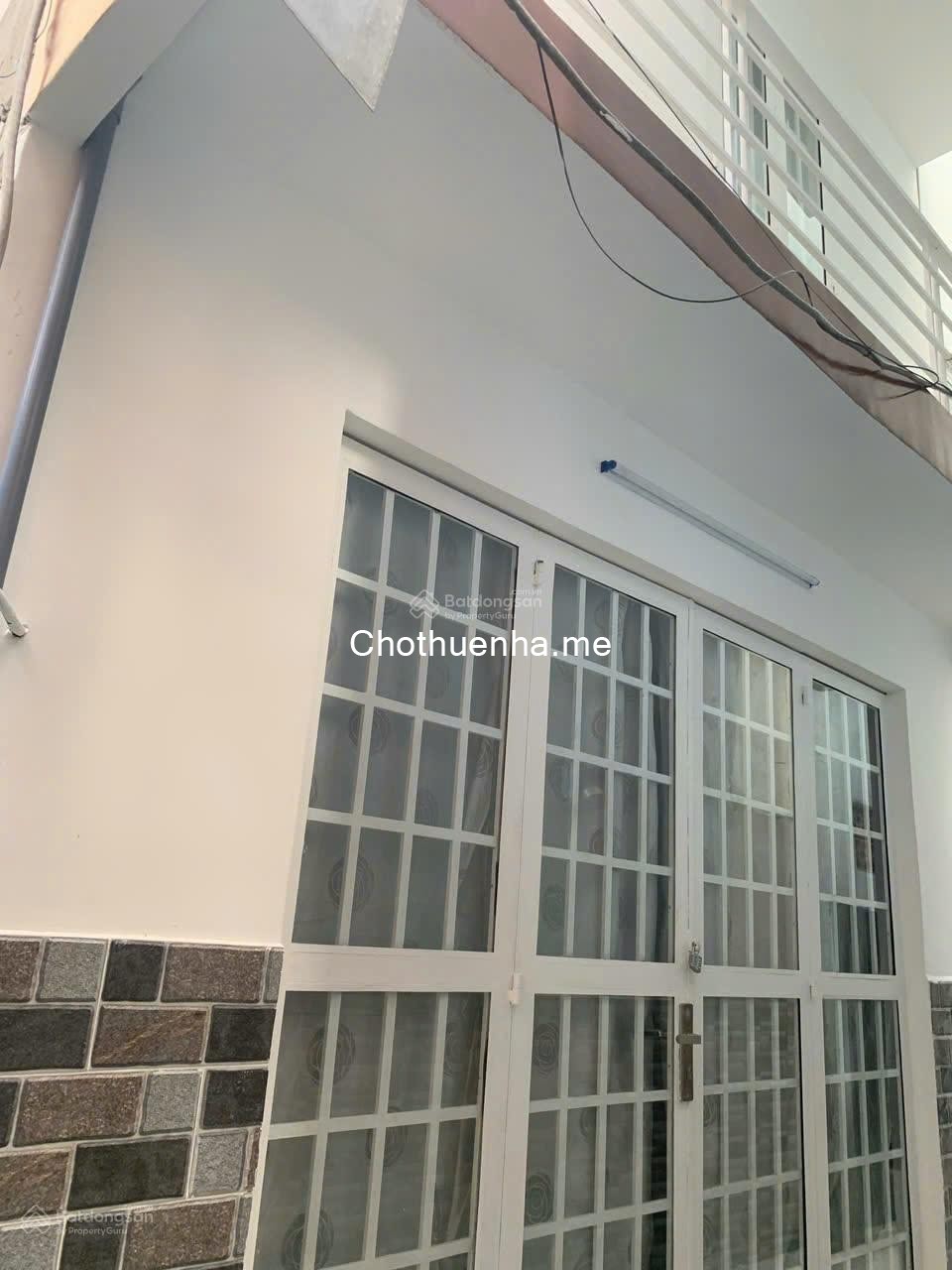 Cho thuê nhà hẻm Hồ Hảo Hớn – Quận 1 - 2 lầu, 2 nhà vệ sinh