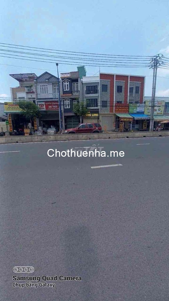 Cho thuê nhà mặt tiền đường Đặng Thúc Vịnh, giá cực tốt