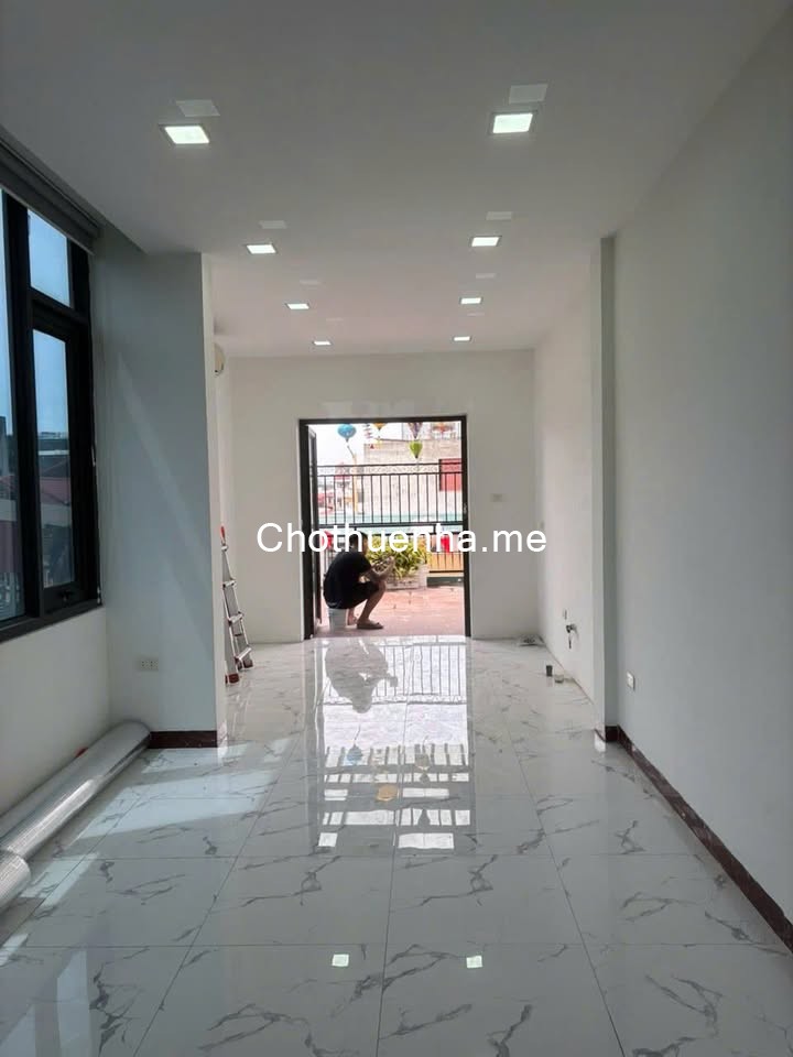 Cho thuê nhà Mặt Phố Đội Cấn, 7 tầng x 70m2, mặt tiền 3.9m, Spa, Trung tâm, VPcty