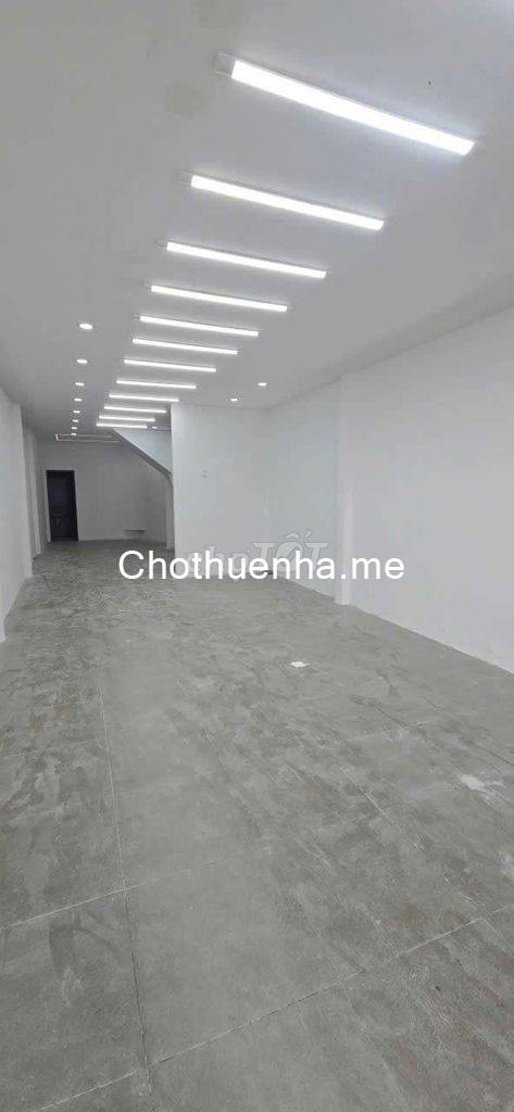 CHO THUÊ NHÀ MẶT TIỀN – 196 CMT8, P.10, Q.3. Diện tích: 4,4 x 24m (nở hậu 7m)