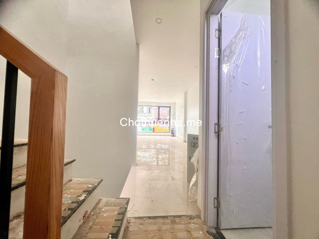 Cho thuê nhà mặt tiền Trần Quang Khải, gần Hai Bà Trưng – P. Tân Định, Quận 1