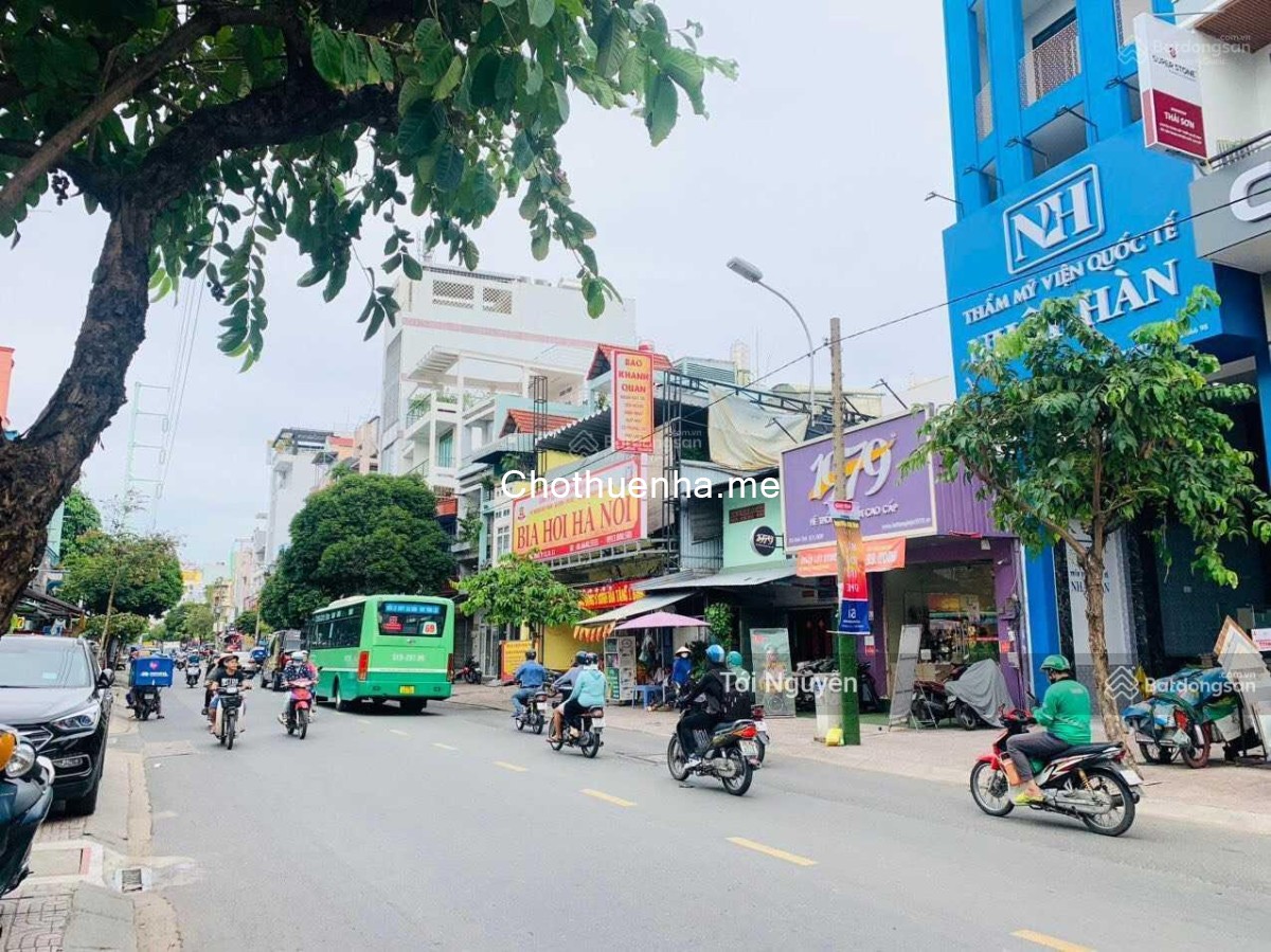DT: 11,7X17. Nở hậu. Tổng 198m2. Giá thuê: 30tr. Đã bao gồm thuế