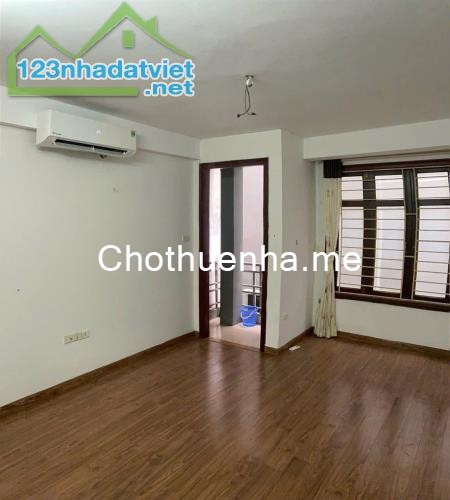 Cho thuê nhà ngõ Gốc Đề, Hai Bà Trưng 3.5 tầng, 33m2, 2 ngủ, 3 vệ sinh, 8.5 Triệu