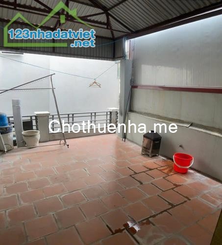 Cho thuê nhà ngõ Gốc Đề, Hai Bà Trưng 3.5 tầng, 33m2, 2 ngủ, 3 vệ sinh, 8.5 Triệu