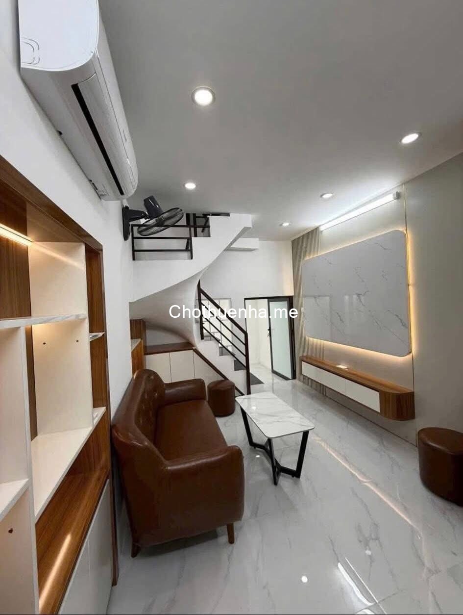 Cho thuê nhà ngõ chợ Khâm Thiên, 3 tầng x 23m2, 3 ngủ, 2 vệ sinh, 8.5 Triệu
