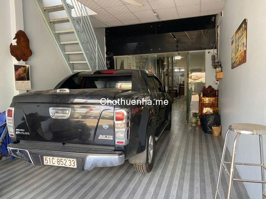 Cho thuê nhà mặt tiền Bùi Văn Ba, 3 tầng, 4 phòng ngủ (có máy lạnh), 3WC