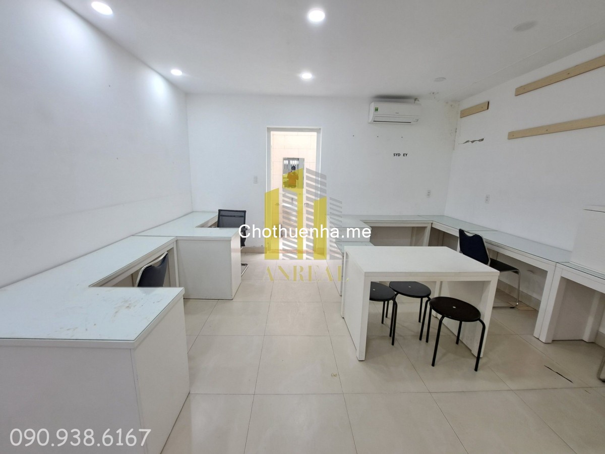 Nhà hầm 4 lầu - Có thang máy, giá 38 triệu