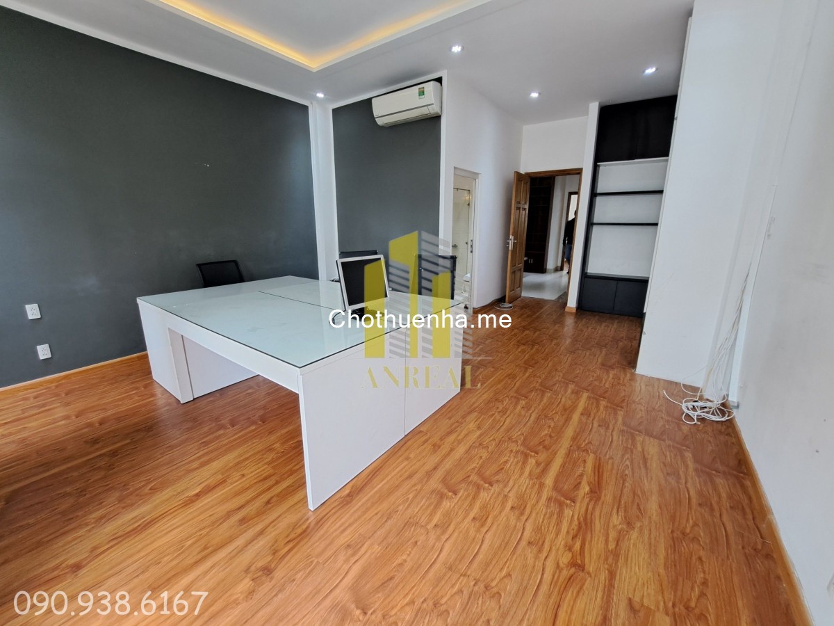 Nhà hầm 4 lầu - Có thang máy, giá 38 triệu