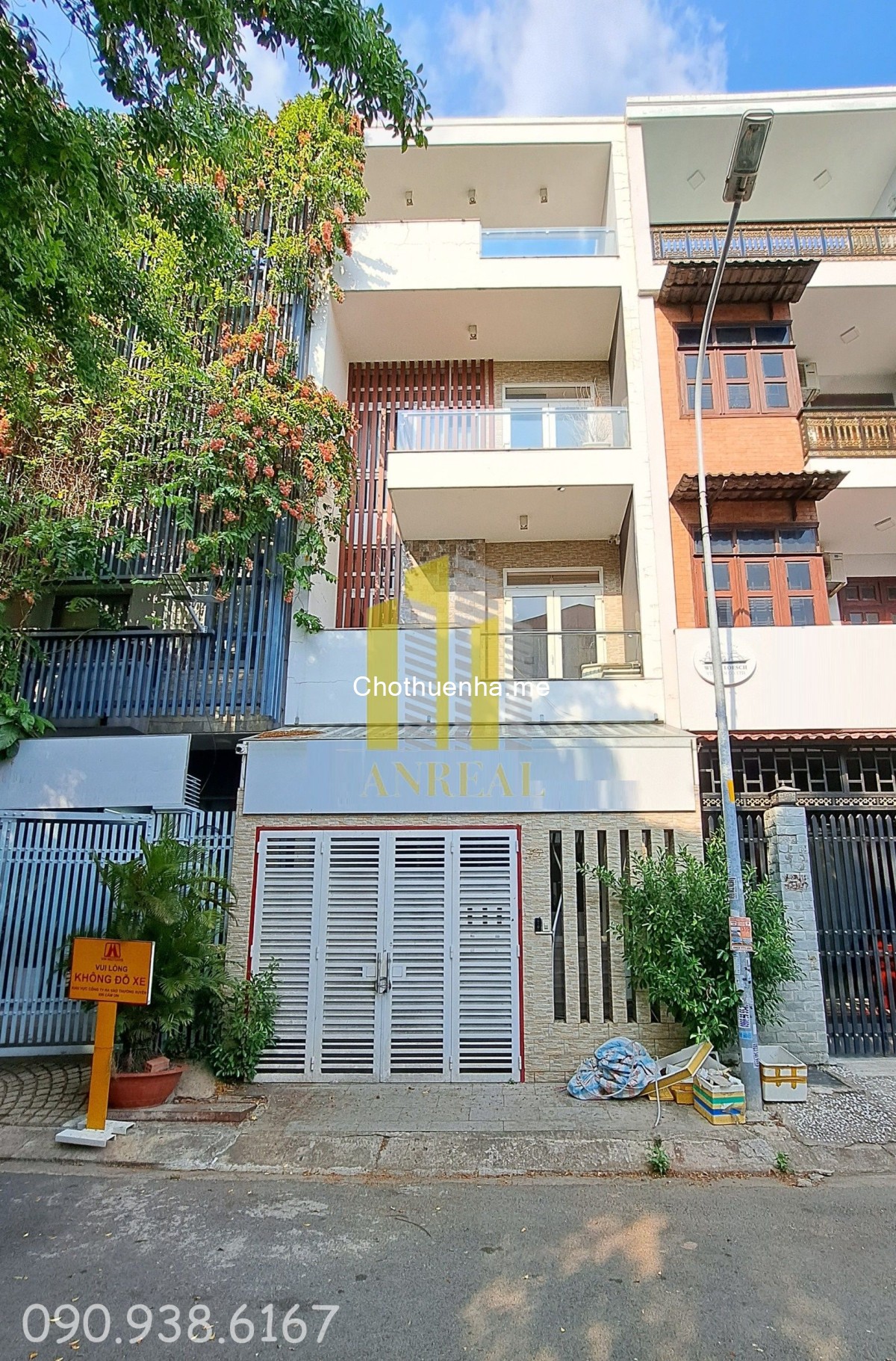 Nhà hầm 4 lầu - Có thang máy, giá 38 triệu