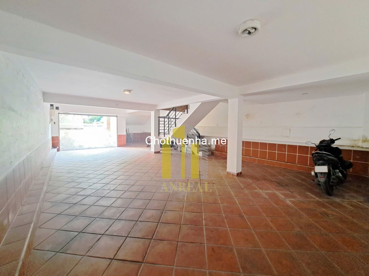 Villa Phố Có Hầm 3 Lầu - 5 Phòng Ngủ Giá 40 Triệu