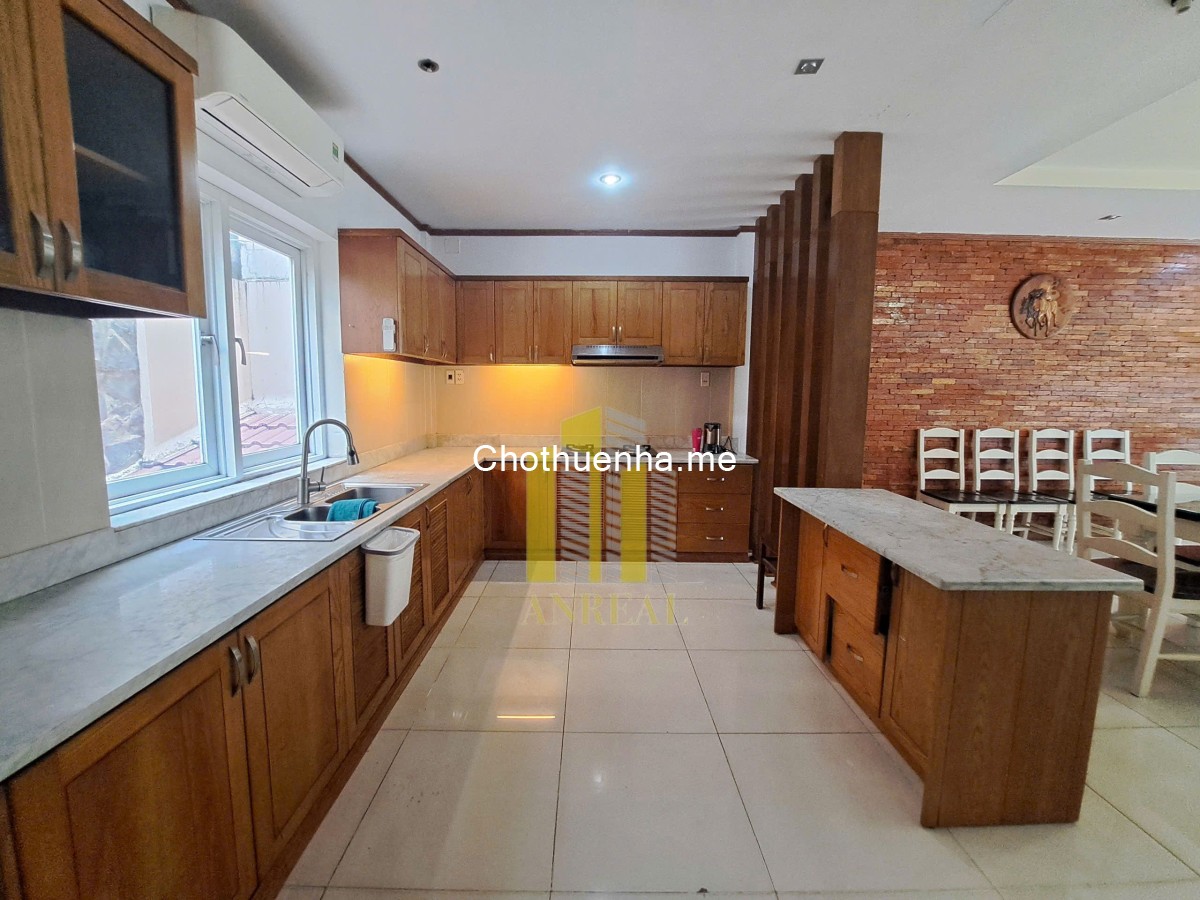 Villa Phố Có Hầm 3 Lầu - 5 Phòng Ngủ Giá 40 Triệu