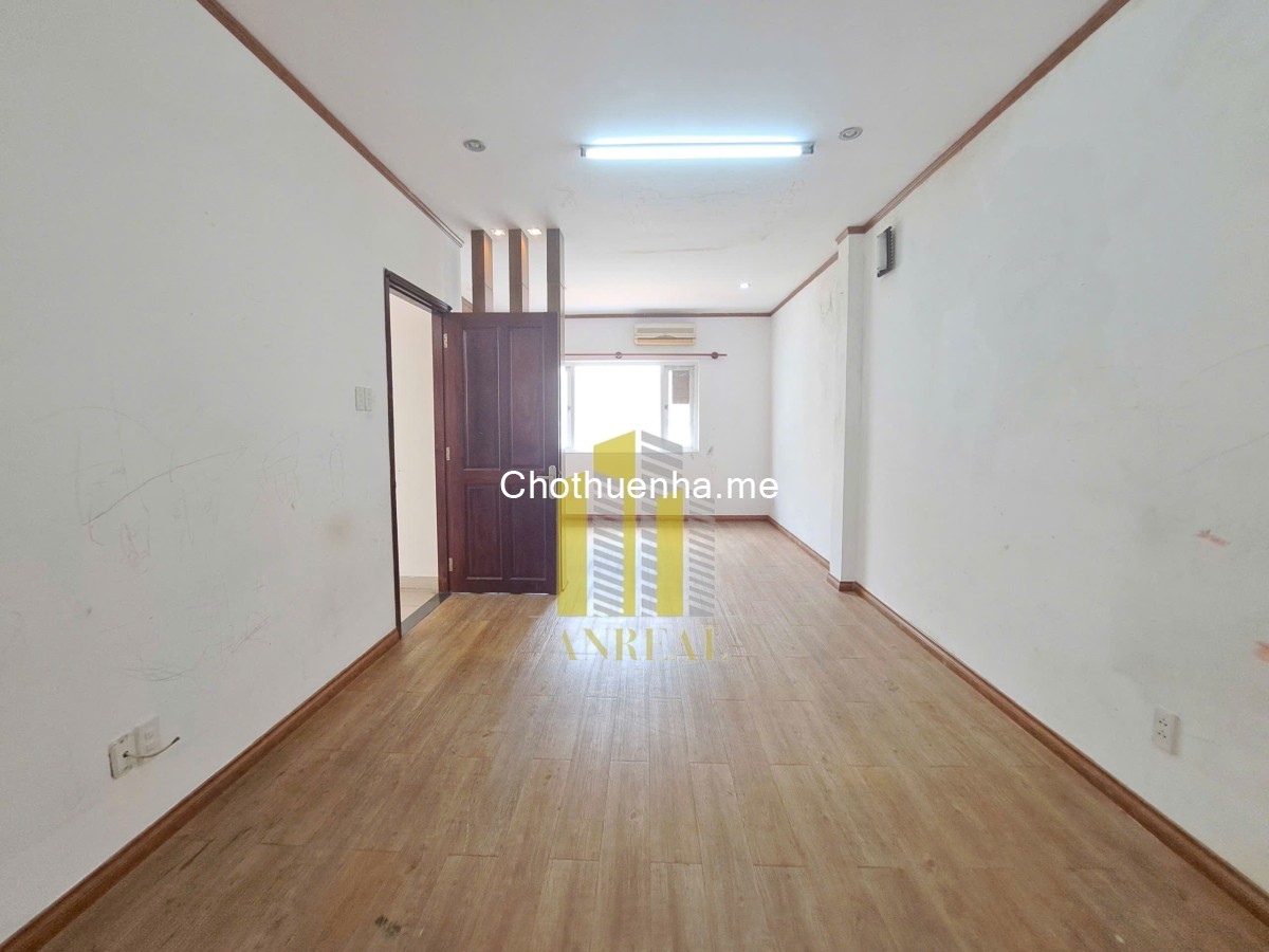 Villa Phố Có Hầm 3 Lầu - 5 Phòng Ngủ Giá 40 Triệu