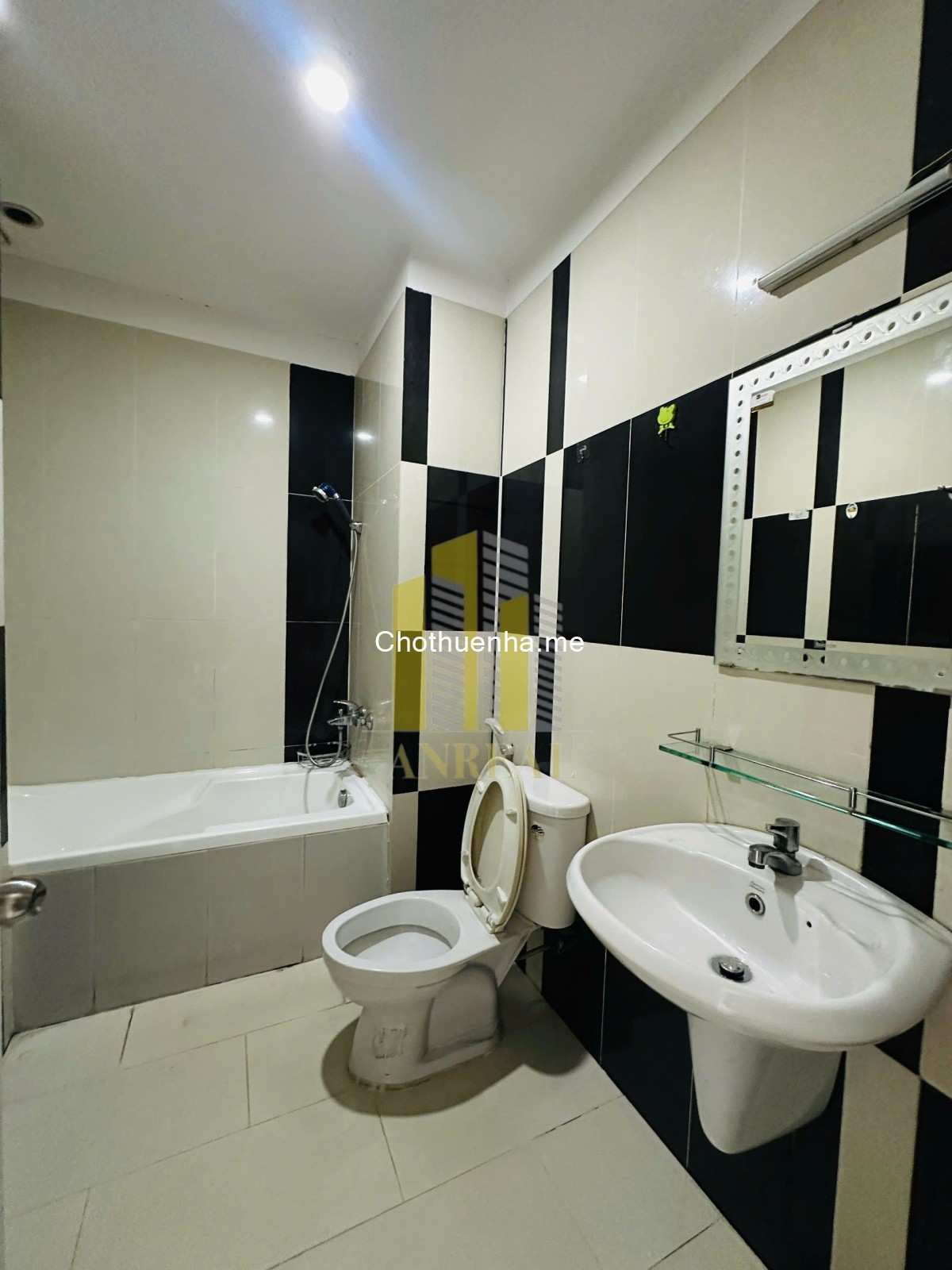 Nhà đường Trần Não mới tinh, giá 25 triệu, 4 phòng