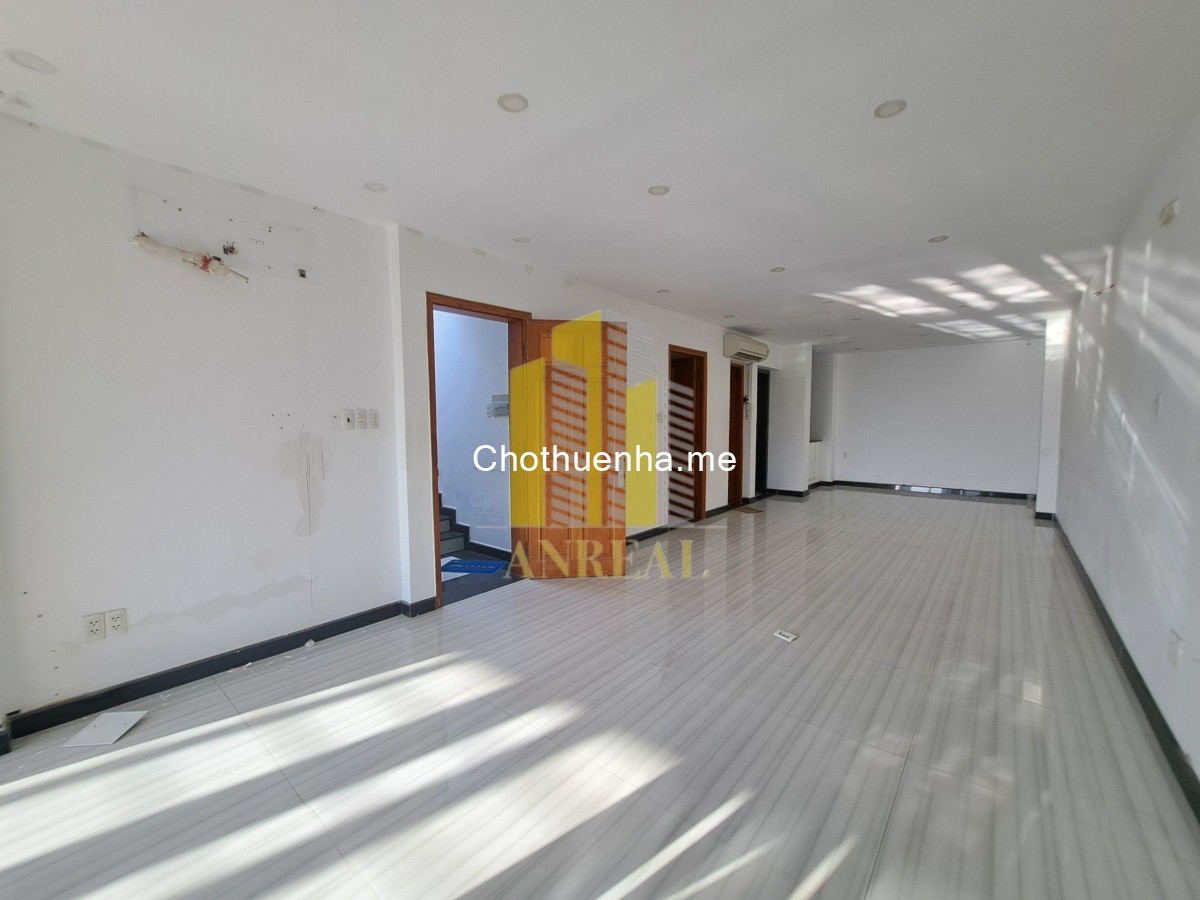 Toà Nhà Văn Phòng Hầm 4 Lầu Sàn Trống Giá 85 Triệu