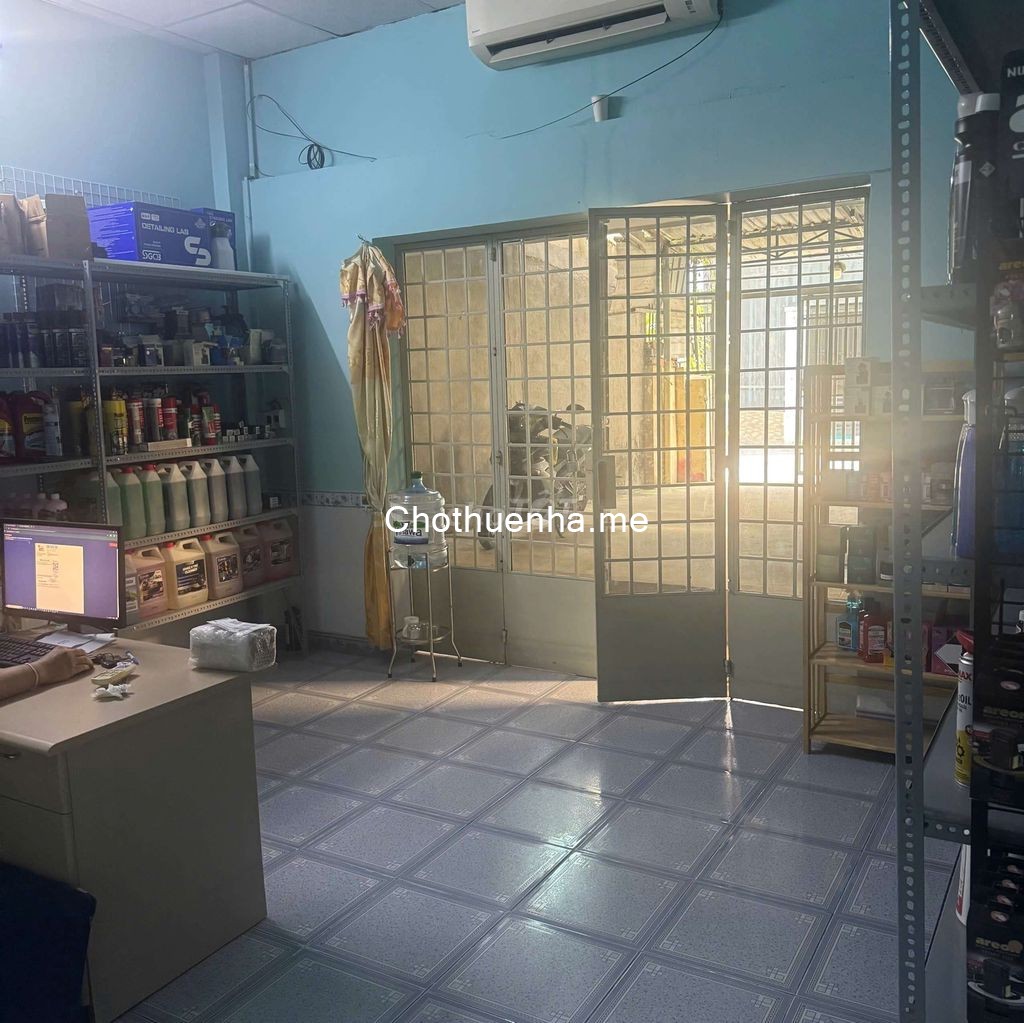 Cho thuê nhà Cấp 4 có sân để ô tô gần chợ Thủ Đức, Phạm Văn Đồng