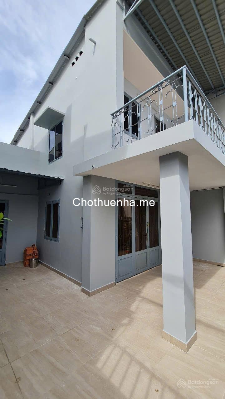 Cho thuê nhà 1 trệt 1 lầu có sân rộng tại Tam Bình, Thủ Đức
