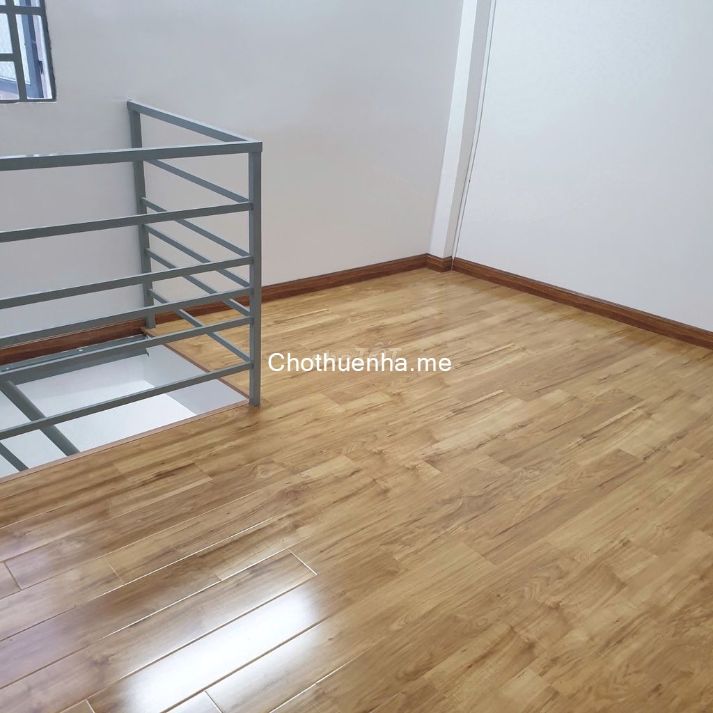 Chính chủ cho thuê nhà nguyên căn 1 trệt, 1 gác hẻm thoáng mát có hè, sân riêng