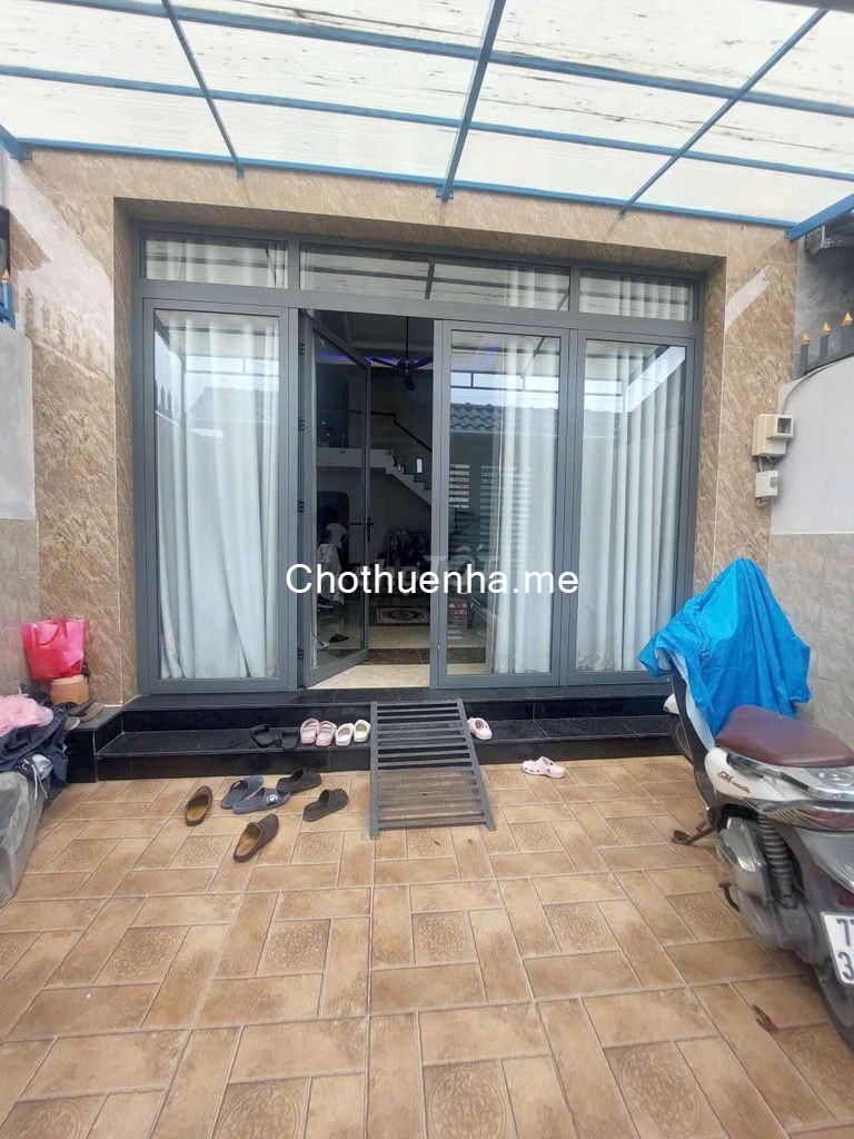 Cho thuê nhà đường Phạm Hùng Q7, 1 trệt, 1 lững, 3 phòng ngũ