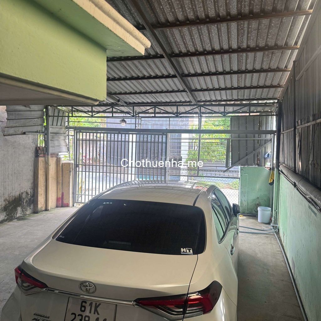 Cho thuê nhà Cấp 4 có sân để ô tô gần chợ Thủ Đức, Phạm Văn Đồng