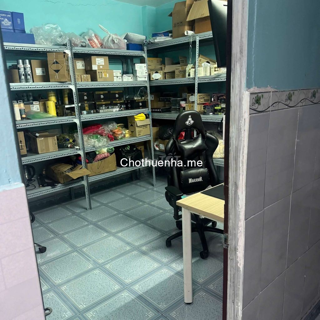 Cho thuê nhà Cấp 4 có sân để ô tô gần chợ Thủ Đức, Phạm Văn Đồng