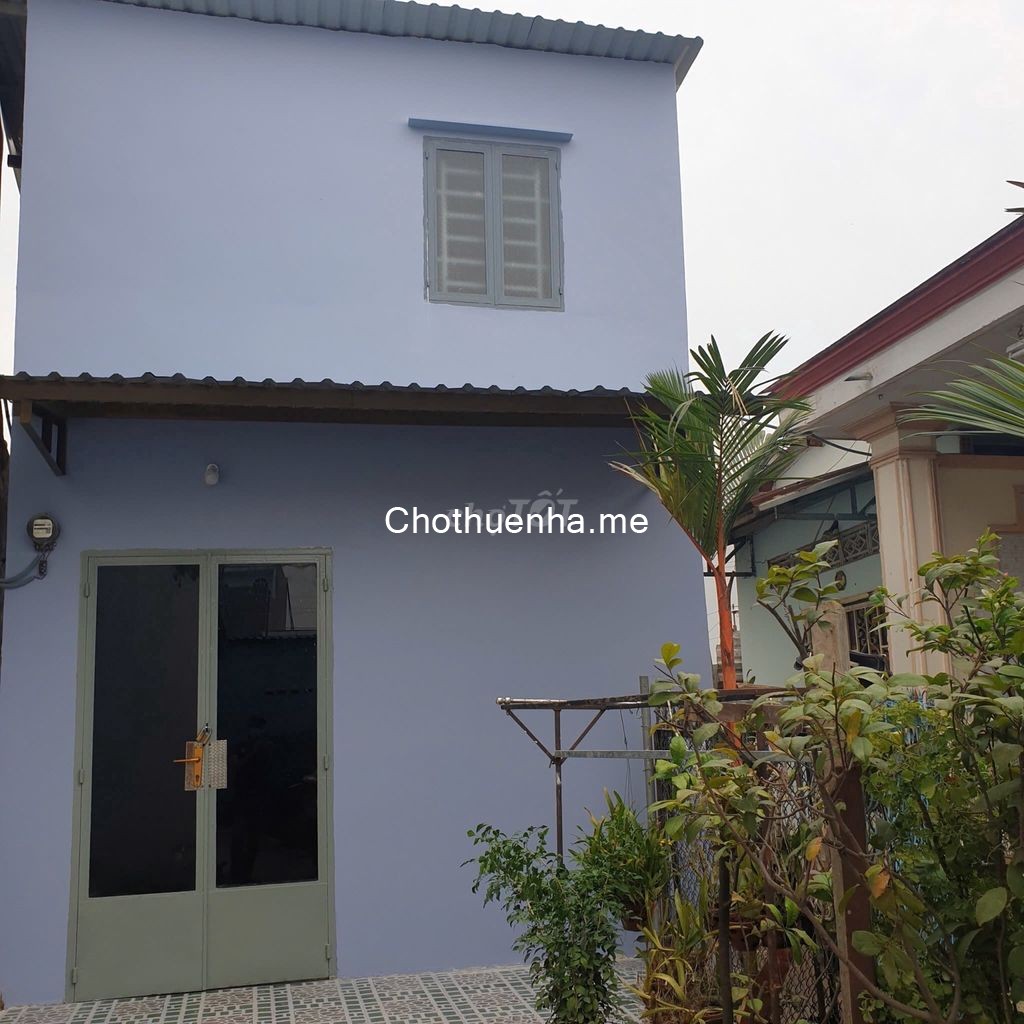 Chính chủ cho thuê nhà nguyên căn 1 trệt, 1 gác hẻm thoáng mát có hè, sân riêng