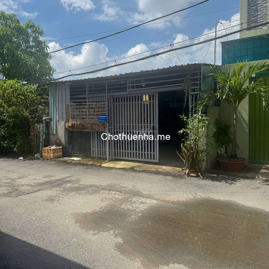 Cho thuê nhà Cấp 4 có sân để ô tô gần chợ Thủ Đức, Phạm Văn Đồng