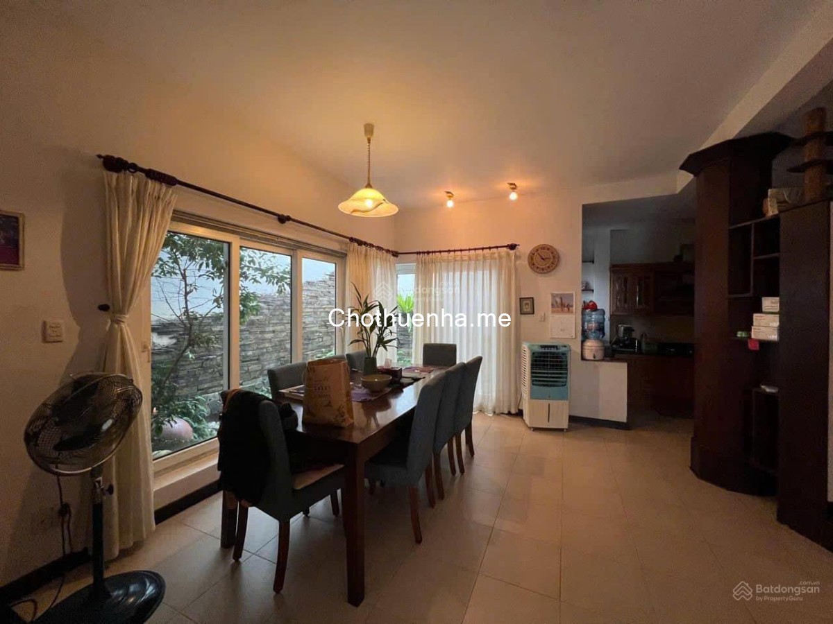 Cho thuê nhà hẻm xe hơi Nguyễn Minh Hoàng, Trệt lửng 3 lầu