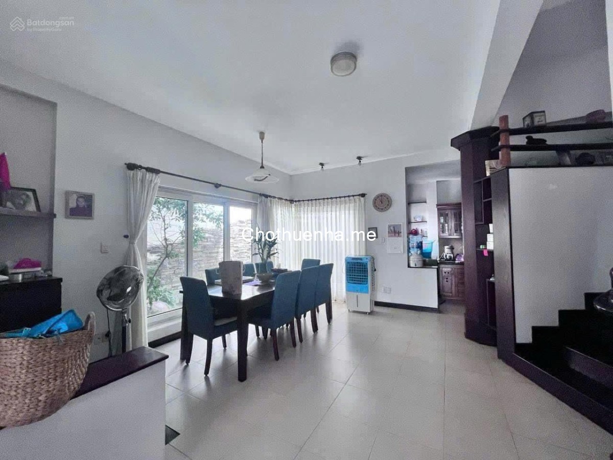 Cho thuê nhà hẻm xe hơi Nguyễn Minh Hoàng, Trệt lửng 3 lầu