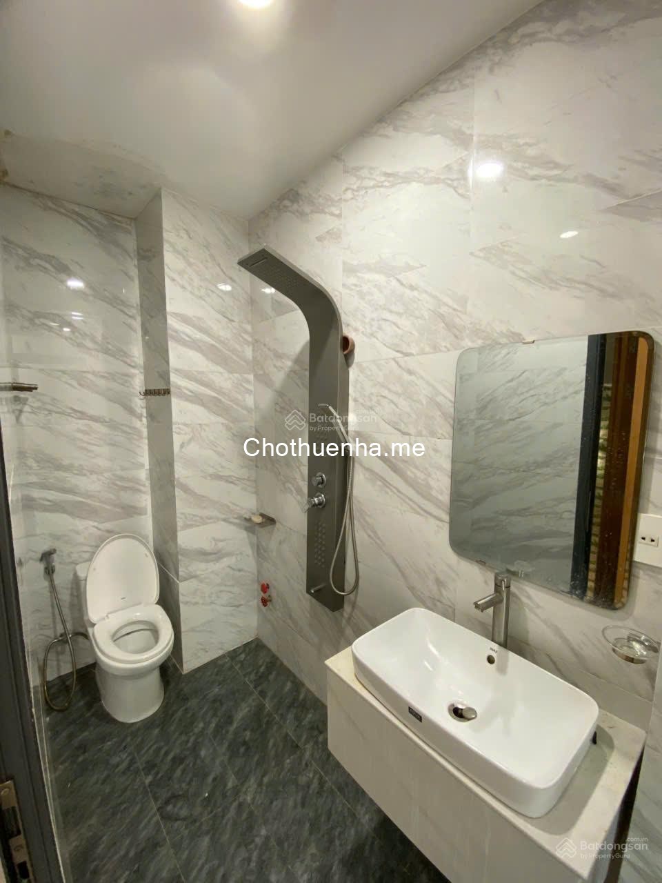 Chính chủ cho thuê nhà có nội thất 1 trệt 3 lầu, giá rẻ tại Xô Viết Nghệ Tĩnh