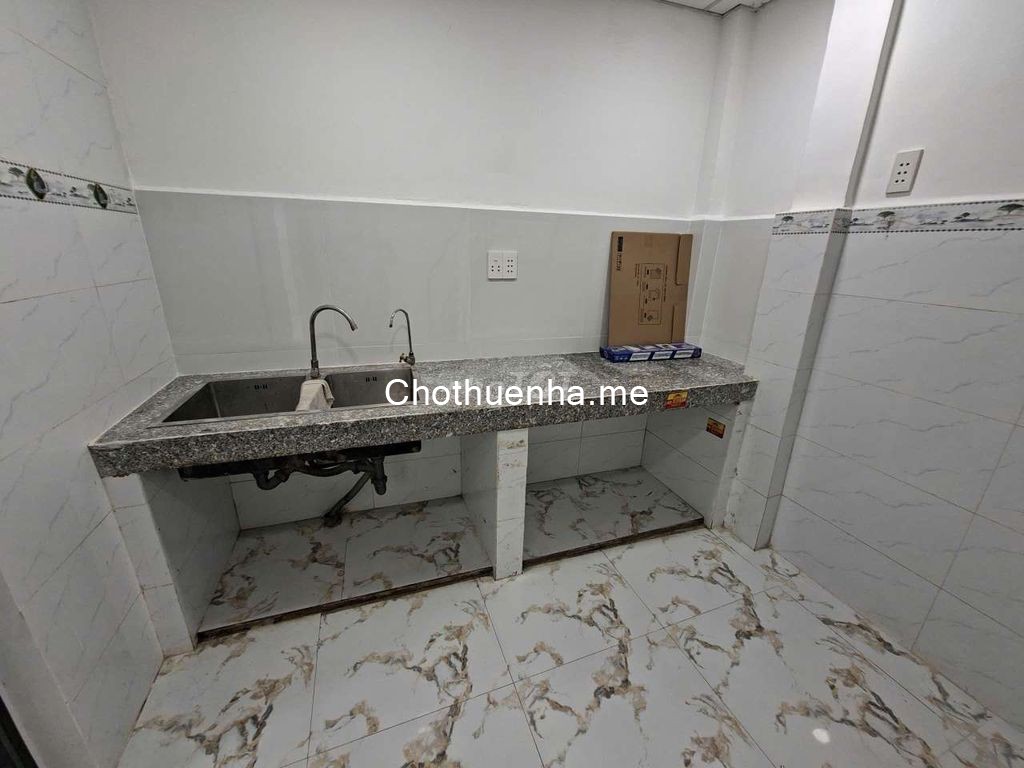 Cho thuê nhà 1 trệt, 1 lầu, 2PN, 2WC gần công viên Đầm Sen, Quận 11