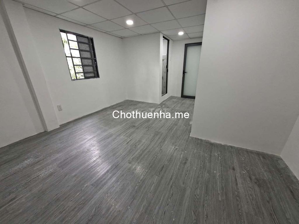 Cho thuê nhà 1 trệt, 1 lầu, 2PN, 2WC gần công viên Đầm Sen, Quận 11