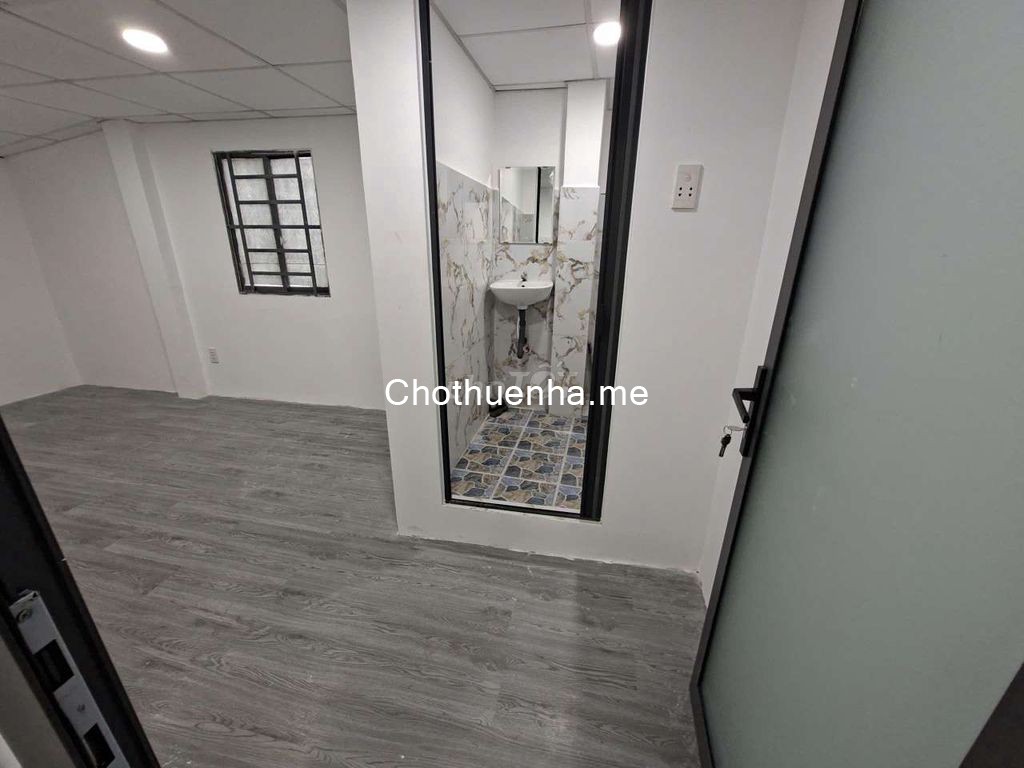 Cho thuê nhà 1 trệt, 1 lầu, 2PN, 2WC gần công viên Đầm Sen, Quận 11