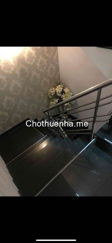 Nhà 2 mặt hẻm rộng gồm 2pn 2 toilet ngay Lạc Long Quân