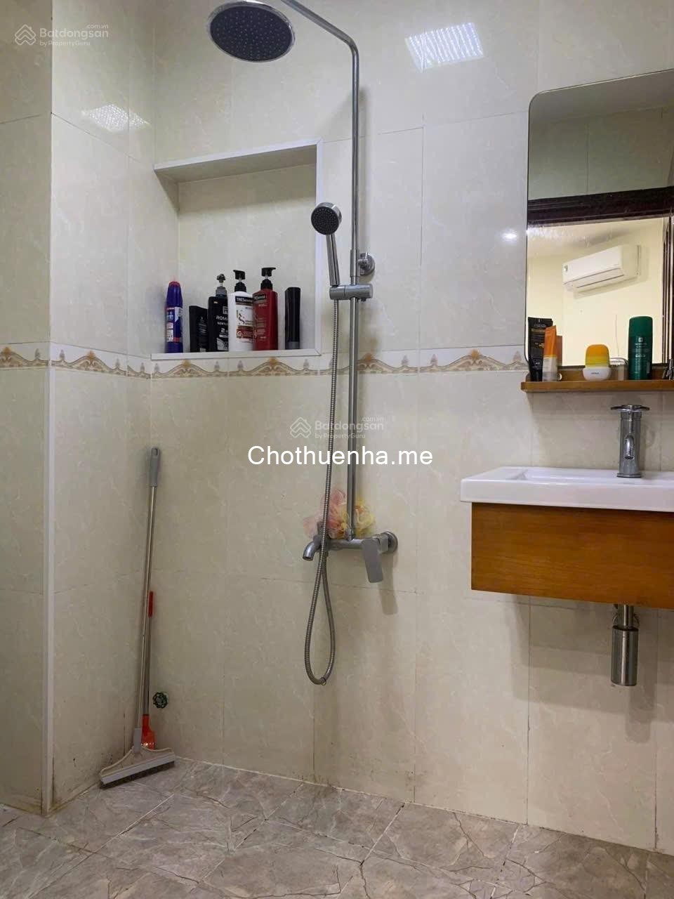 Nhà riêng cho thuê tại Huỳnh Văn Bánh, P 13, Phú Nhuận - 5 phòng ngủ + 5 WC