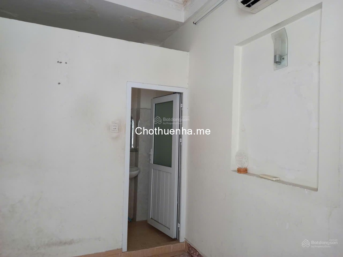 Cho thuê nhà hẻm ô tô Thích Quảng Đức - 5 PN, 5WC, 4 tầng