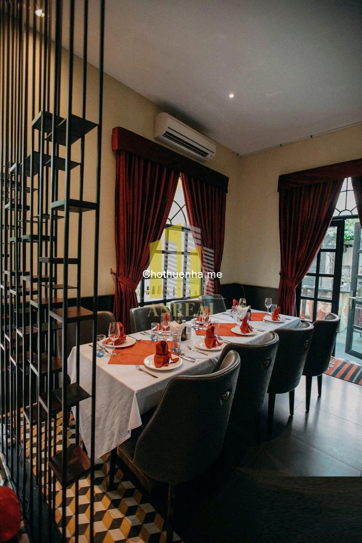 Biệt thự Thảo Điền 1000m² - hồ bơi sân vườn rộng, cho thuê kinh doanh, giá 208 triệu