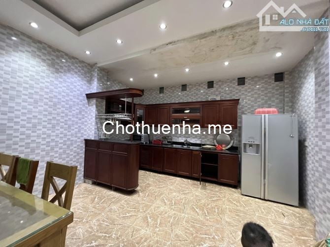 Cho thuê nhà 5 tầng, phù hợp kinh doanh, văn phòng tại Nguyễn Khuyến, Văn Quán, Hà Đông