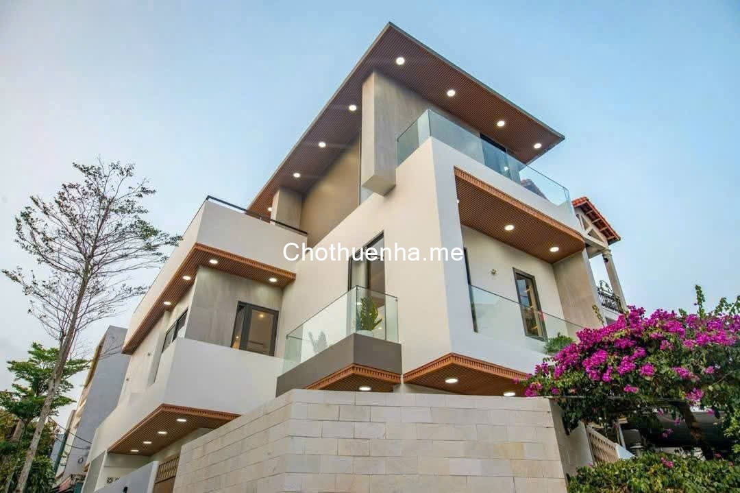 Cho thuê căn Villa 5 Phòng Ngủ - Nhà Mới - Đầy Đủ Trang Thiết Bị Cao Cấp