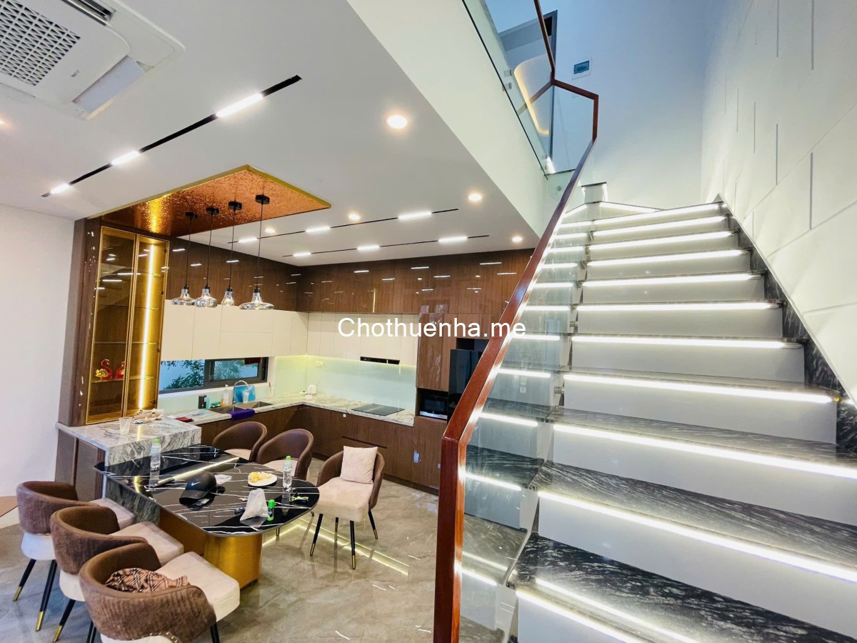 Cho thuê căn Villa 5 Phòng Ngủ - Nhà Mới - Đầy Đủ Trang Thiết Bị Cao Cấp