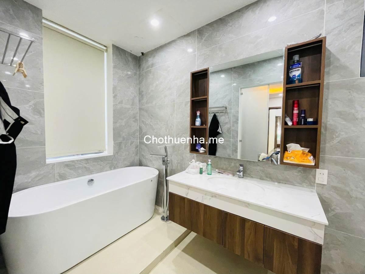 Cho thuê căn Villa 5 Phòng Ngủ - Nhà Mới - Đầy Đủ Trang Thiết Bị Cao Cấp