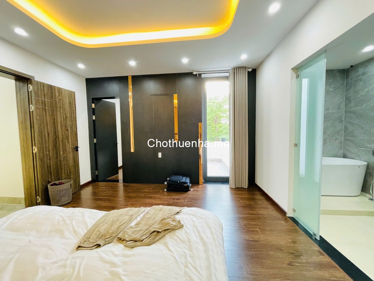 Cho thuê căn Villa 5 Phòng Ngủ - Nhà Mới - Đầy Đủ Trang Thiết Bị Cao Cấp