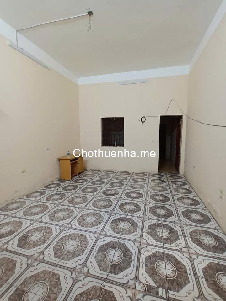 Cho thuê nhà Ô Tô đỗ cửa tại Cầu Bươu, 70m 2 ngủ 1wc 1 khách 5 triệu