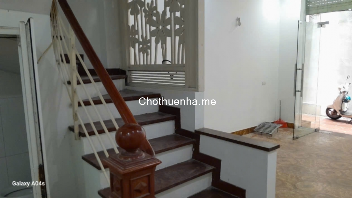 Cho thuê nhà nguyên căn ngõ 102 Định Công Thượng, 55m2 x 4 tầng, 4 ngủ, 3 wc, 14 triệu