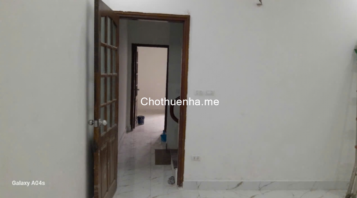 Cho thuê nhà nguyên căn ngõ 102 Định Công Thượng, 55m2 x 4 tầng, 4 ngủ, 3 wc, 14 triệu