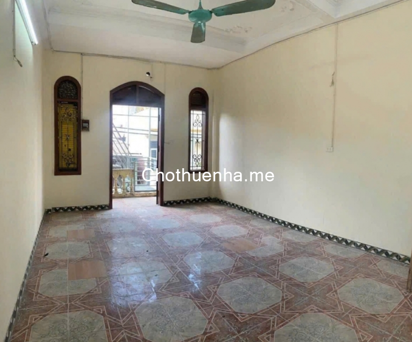Cho thuê nhà nguyên căn ngõ 62 Mai Động, 72m2 - 4 tầng - 4 phòng - 3 wc 16,5 triệu