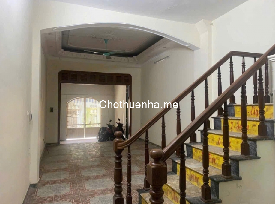 Cho thuê nhà nguyên căn ngõ 62 Mai Động, 72m2 - 4 tầng - 4 phòng - 3 wc 16,5 triệu