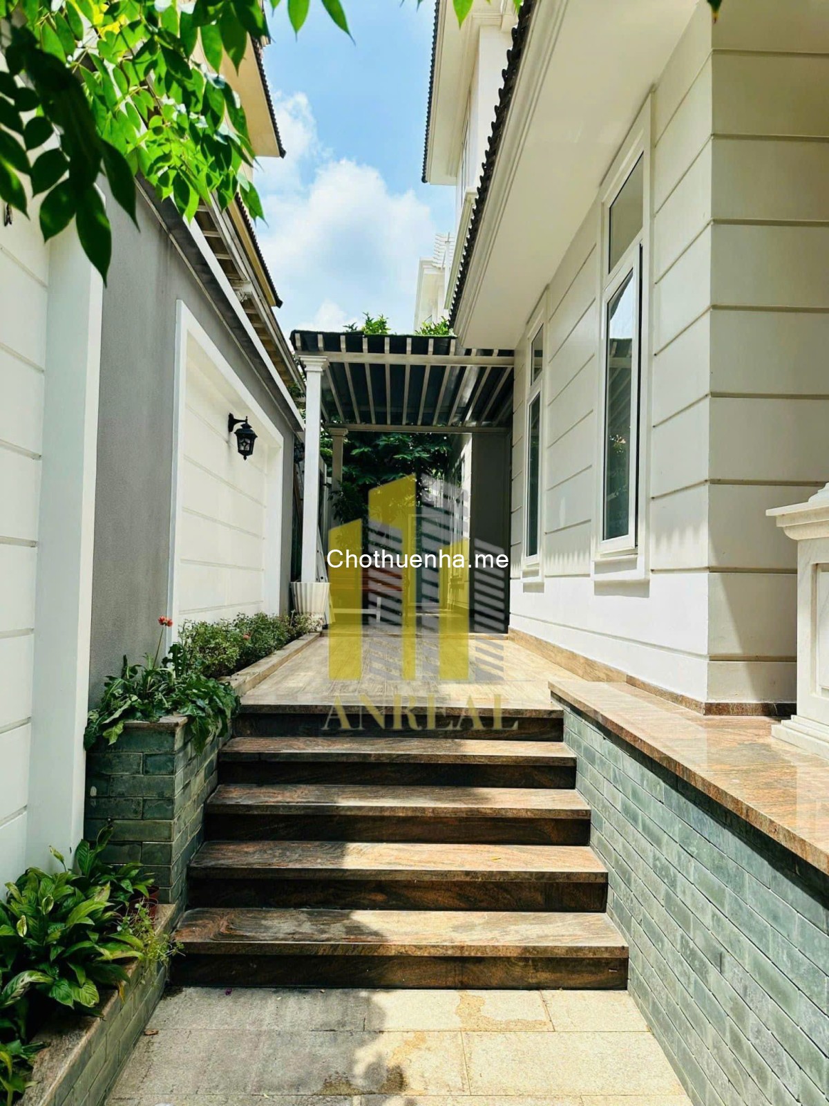 Biệt thự hiện đại khu An Phú An Khánh - hầm, 3 lầu, thang máy, 5 phòng